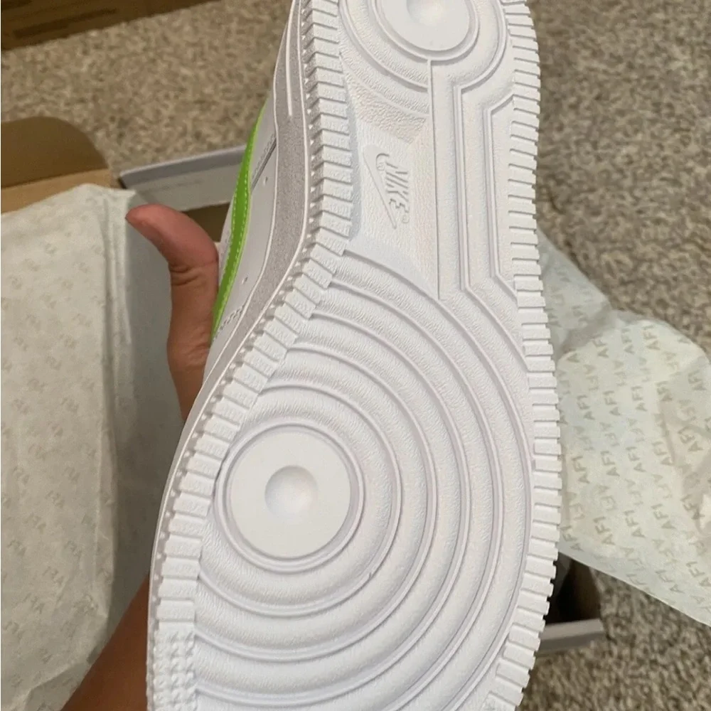 NEW IN BOX WOMEN’S AIR FORCE 1 - Picture 3 of 10